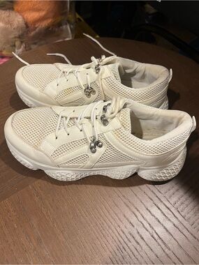 ASOS DESIGN White Chunky Mesh Sneakers Size 40 / US 9 / UK 7